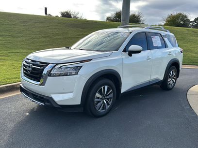 Used 2024 Nissan Pathfinder SL