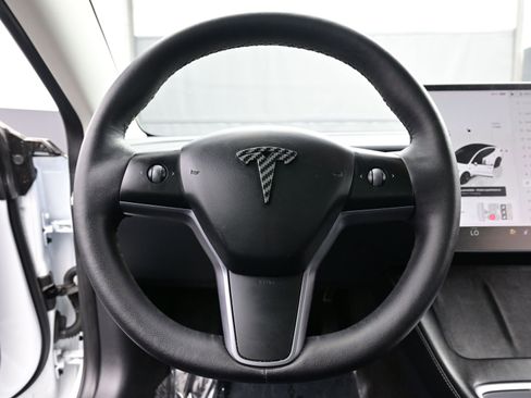 Used 2023 Tesla Model 3 Standard Range image 23