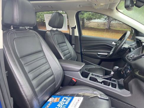 Used 2017 Ford Escape Titanium image 11