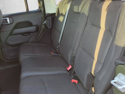 Used 2022 Jeep Wrangler Unlimited Sahara AWD/4WD image 21