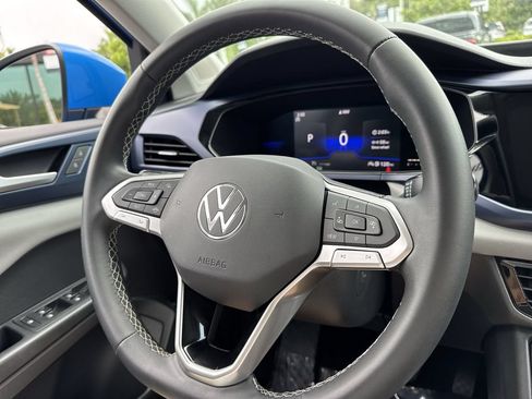 Used 2022 Volkswagen Taos SE FWD image 55