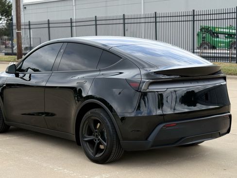 Used 2026 Tesla Model Y Long Range RWD image 5
