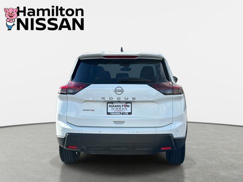 Used 2024 Nissan Rogue S image 3