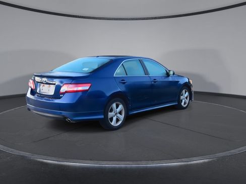 Used 2011 Toyota Camry SE w/ SE Extra-Value Pkg #1 FWD image 8