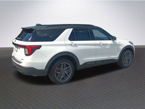 New 2025 Ford Explorer ST-Line w/ Premium Package image 4