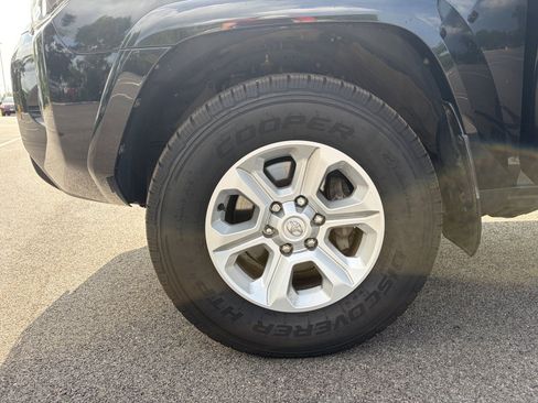 Used 2022 Toyota 4Runner SR5 Premium AWD/4WD image 35