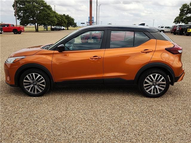 Used 2023 Nissan Kicks SV FWD image 2