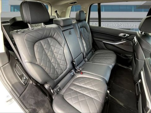 Used 2025 BMW X7 xDrive40i AWD/4WD image 25