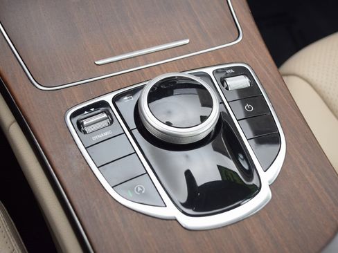 Used 2019 Mercedes-Benz C 300 Sedan image 29