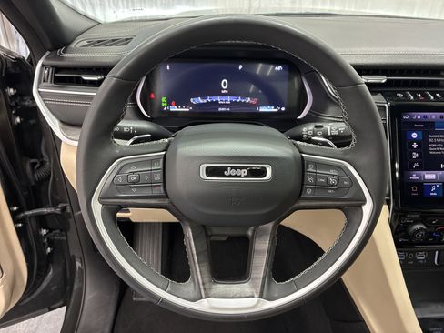 Certified 2024 Jeep Grand Cherokee L Limited w/ Luxury Tech Group II AWD/4WD image 23