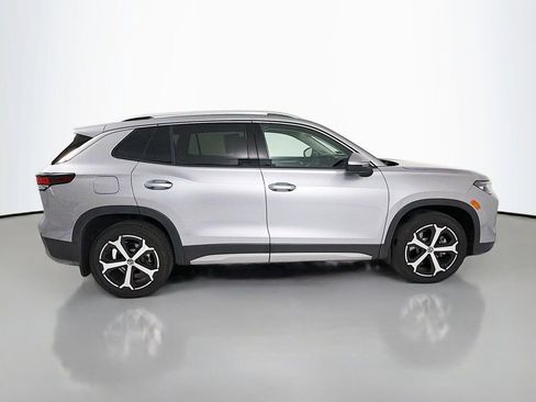 Used 2025 Volkswagen Tiguan SE AWD/4WD image 8