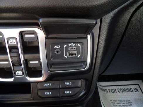 New 2026 Jeep Gladiator Sport AWD/4WD image 25