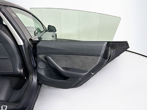 Used 2023 Tesla Model 3 Standard Range image 29