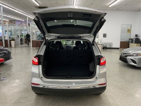 Used 2020 Chevrolet Equinox LT w/ Driver Convenience Package FWD image 32