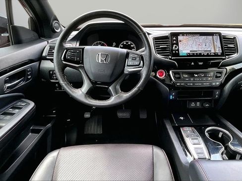 Used 2025 Honda Ridgeline Black Edition image 10