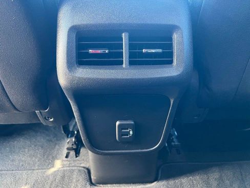 Used 2022 Chevrolet Equinox LT image 23