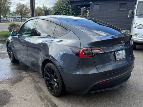 Used 2021 Tesla Model Y Long Range image 1