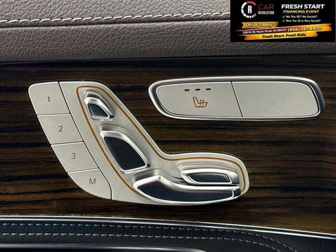 Used 2017 Mercedes-Benz GLC 300 300 4MATIC image 30