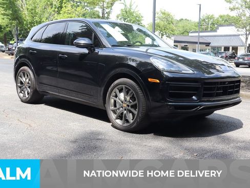 Used 2023 Porsche Cayenne Turbo AWD/4WD image 4