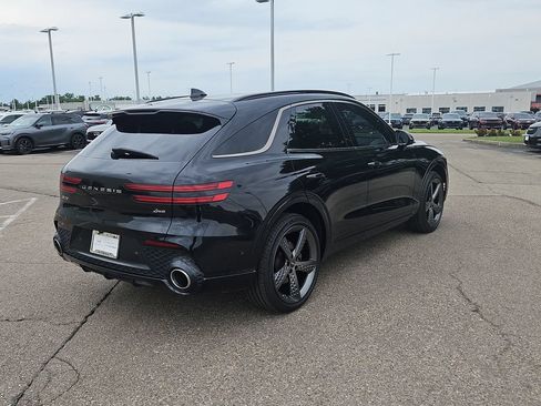 Used 2022 Genesis GV70 2.5T w/ Sport Prestige Package AWD/4WD image 5