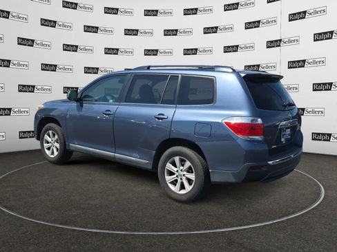 Used 2013 Toyota Highlander SE FWD image 4
