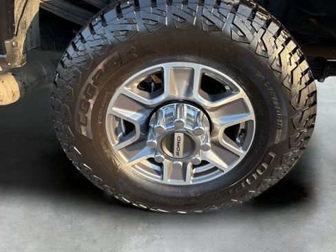 Used 2023 Ford F350 Lariat image 11