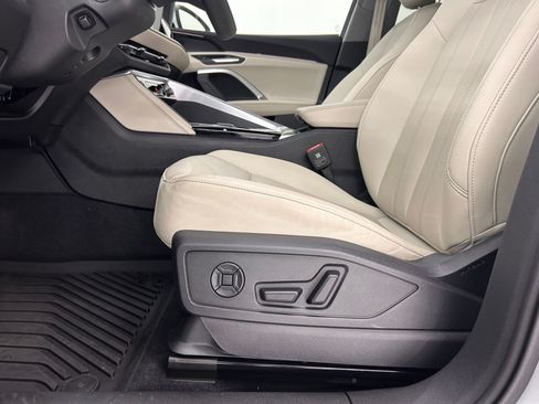 Used 2025 Audi Q5 Premium w/ Convenience Package AWD/4WD image 5