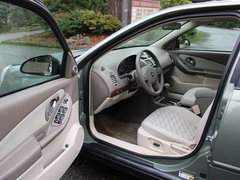 Used 2004 Chevrolet Malibu LS w/ Preferred Equipment Group image 5