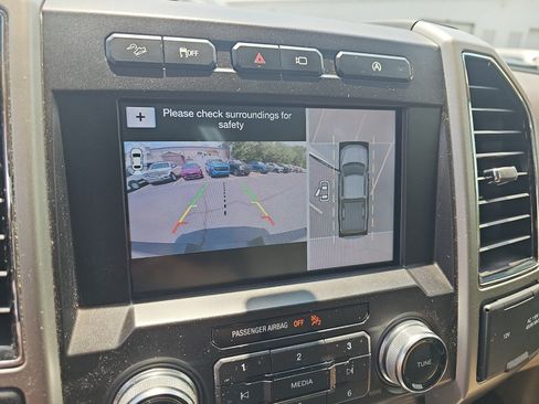 Used 2018 Ford F150 Lariat w/ Equipment Group 502A Luxury AWD/4WD image 25