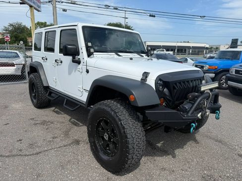 Used 2015 Jeep Wrangler Unlimited Sport AWD/4WD image 3