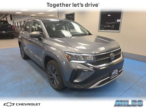 Used 2024 Volkswagen Taos S FWD image 1