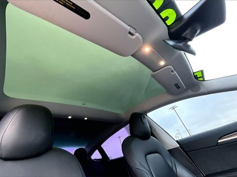 Used 2022 Tesla Model 3 Performance image 22