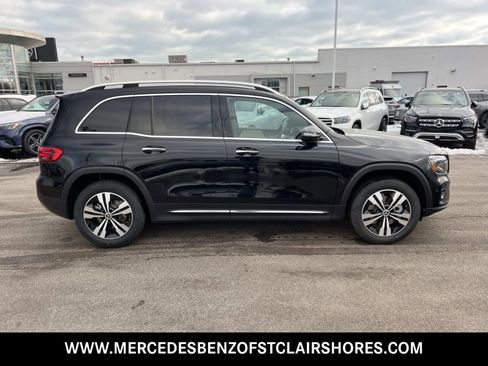 New 2026 Mercedes-Benz GLB 250 4MATIC image 7