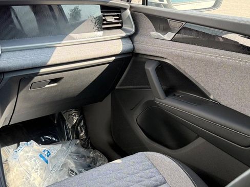 New 2025 Volkswagen Tiguan S image 7