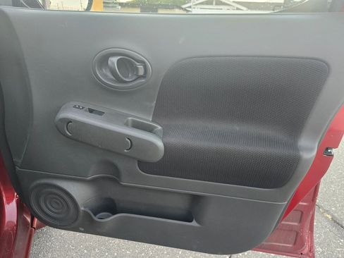 Used 2012 Nissan Cube 1.8 w/ Interior Designer Pkg FWD image 13