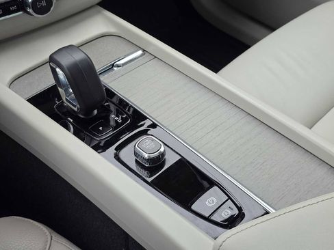 Certified 2024 Volvo XC60 T8 Plus w/ Protection Package Premier image 26