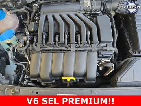 Used 2015 Volkswagen Passat 3.6 SEL Premium image 21