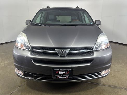 Used 2005 Toyota Sienna XLE Limited w/ XLE Limited Pkg 2 AWD/4WD image 6