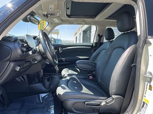 Used 2023 MINI Cooper 2-Door Hardtop image 17