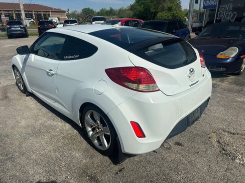 Used 2013 Hyundai Veloster image 5