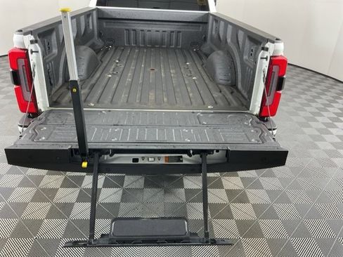 Used 2024 Ford F450 Platinum w/ FX4 Off-Road Package image 8