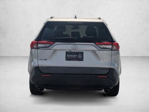 Used 2020 Toyota RAV4 XLE FWD image 6