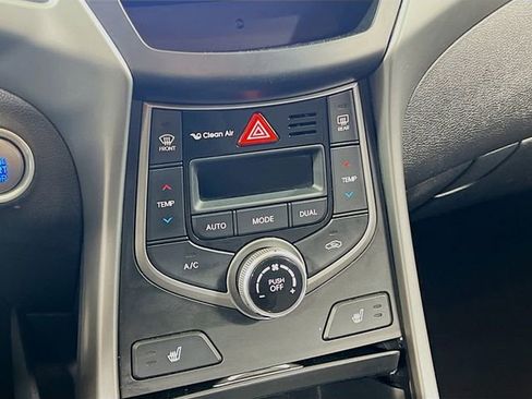 Used 2015 Hyundai Elantra Limited w/ Option Group 05 image 16