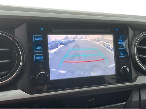 Used 2017 Toyota Tacoma TRD Off-Road image 16