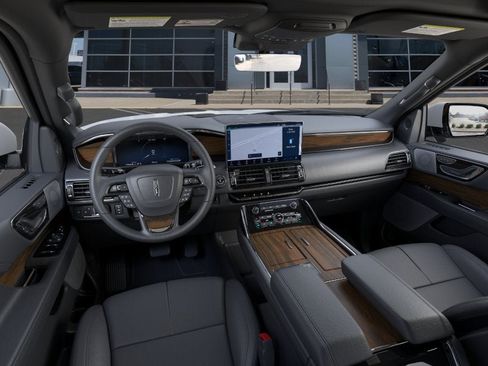 New 2023 Lincoln Navigator L Reserve AWD/4WD image 9