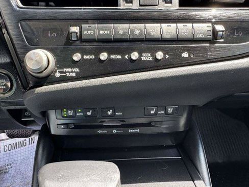 Used 2022 Lexus ES 250 w/ Premium Package AWD/4WD image 29