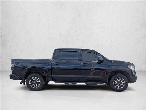 Used 2017 Toyota Tundra SR5 image 4