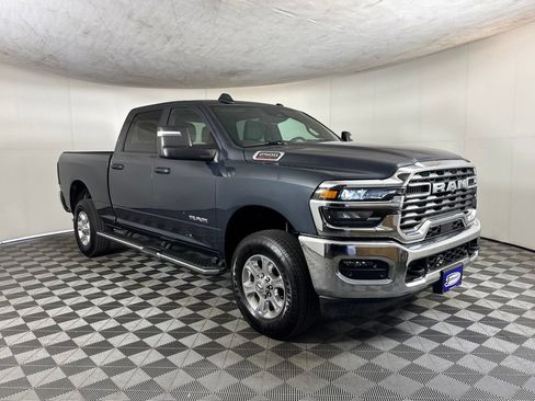 Used 2026 RAM 2500 Big Horn AWD/4WD image 3