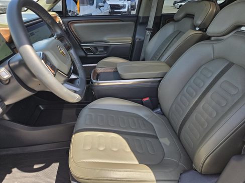 Used 2022 Rivian R1T Adventure AWD/4WD image 17