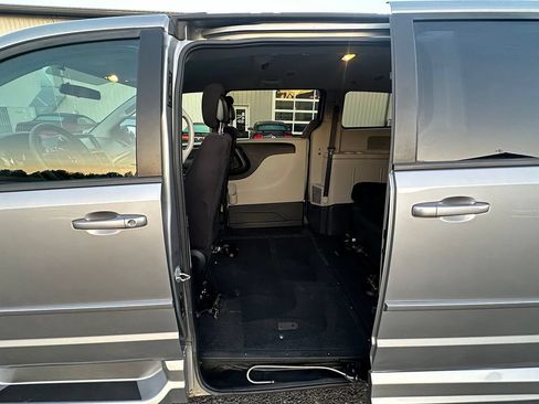 Used 2014 Dodge Grand Caravan SXT FWD image 19